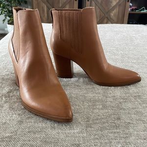 Aldo Gwerrisa booties size 7.5